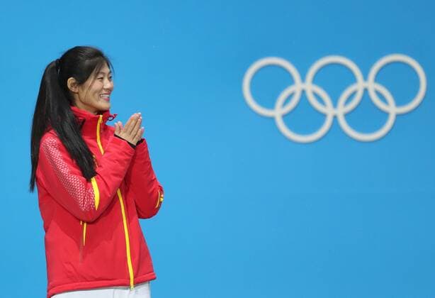 (180213) -- PYEONGCHANG, Feb. 13, 2018 -- Silver medalist China s Liu Jiayu celebrates during the medal ceremony of ladies halfpipe finals of snowboard at the 2018 PyeongChang Winter Olympic Games Olympische Spiele Olympia OS at the Medal Plaza in PyeongChang, South Korea, on Feb. 13, 2018. ) (SP)OLY-SOUTH KOREA-PYEONGCHANG-SNOWBOARD-LADIES HALFPIPE-MEDAL CEREMONY BaixXuefei 