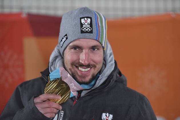 MARCEL HIRSCHER AUT 1 square gold medalist gold gold medal Olympic cheers cheers joy enthusiasm emotion cheer cheers men s Alpine combined skiing Alpine combined victory ceremony PyeongChang Olympic medals Plaza ceremony on 13 02 2018 Olympic Winter Olympics 2018 from 09 02 25 02 2018 in PyeongChang Korea Â