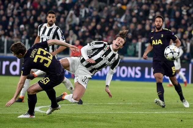 February 13, 2018 - Turin, Italy - Federico Bernardeschi of Juventus is fauled by Ben Davies of Tottenham and wins a penalty kickduring the UEFA Champions League Round of 16 match between Juventus and Tottenham Hotspur at the Juventus Stadium, Turin, Italy on 13 February 2018. Juventus v Tottenham - UEFA Champions League  - ZUMAn230 20180213_zaa_n230_552 Copyright: xGiuseppexMaffiax