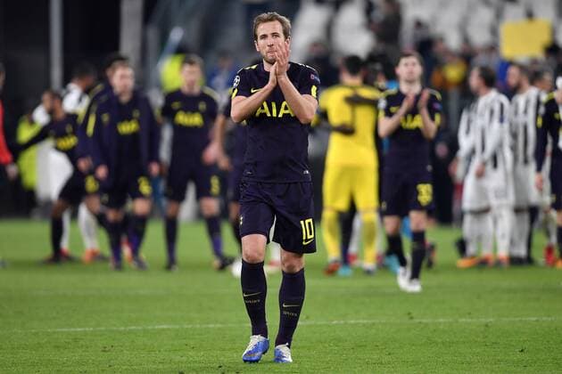 Harry Kane of Tottenham waves the fans at the end of the match Torino 13-02-2018 Juventus Stadium Football Champions League 2017 2018 Juventus - Tottenham . Foto Andrea Staccioli Insidefoto andreaxstaccioli