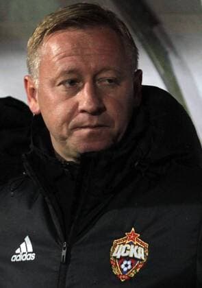 13.02.2018 Belgrade(Serbia) FK Crvena Zvezda(FC Red Star)-FC CSKA Moscow Europa League 1 16 final men s football Aliyaksandr Yermakovich(L) FC CSKA Moscow assistant coach : 