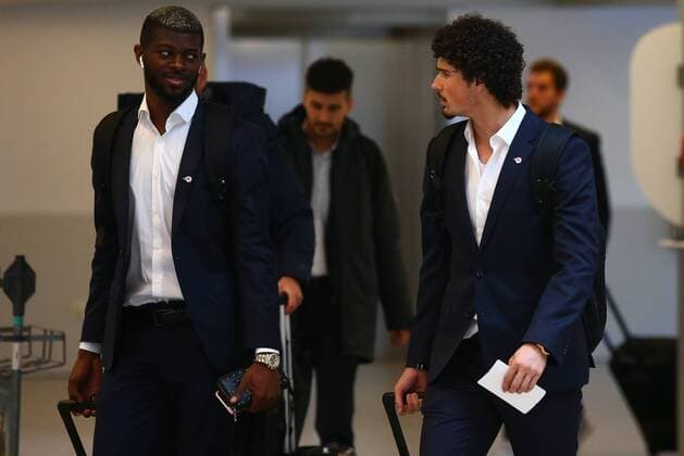 SOCCER - EL, Sociedad vs RBS SALZBURG,AUSTRIA,14.FEB.18 - SOCCER - UEFA Europa League, round of 32, Real Sociedad vs Red Bull Salzburg, preview, departure of RBS. Image shows Jerome Onguene and Andre Ramalho (RBS). GEPAxpictures xFelixxRoittner