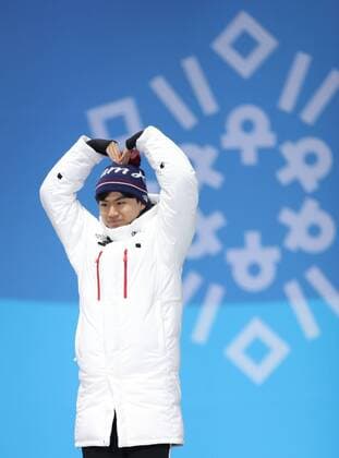 (180214) -- PYEONGCHANG, Feb. 14, 2018 -- Third-placed Kim Min Seok from South Korea celebrates during medal ceremony of the mens 1500m event of Speed skating Eisschnelllauf at 2018 PyeongChang Winter Olympic Games Olympische Spiele Olympia OS at the Medal Plaza in PyeongChang, South Korea, on Feb. 14, 2018. ) (SP)OLY-SOUTH KOREA-PYEONGCHANG-SPEED SKATING-MEN S 1500M-MEDAL CEREMONY WuxZhuang 