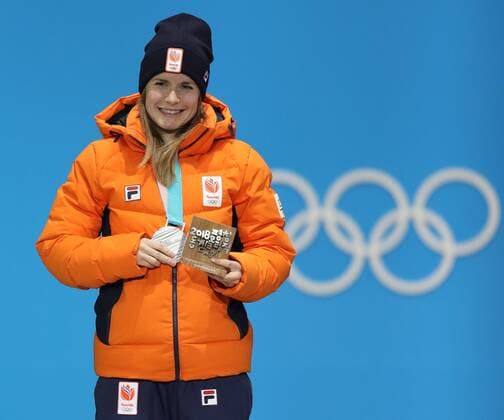 (180214) -- PYEONGCHANG, Feb. 14, 2018 -- Second-placed Yara Van Kerkhof poses for photos during medal ceremony of the ladies 500m event of short track Speed skating Eisschnelllauf at 2018 PyeongChang Winter Olympic Games Olympische Spiele Olympia OS at the Medal Plaza in PyeongChang, South Korea, on Feb. 14, 2018. ) (SP)OLY-SOUTH KOREA-PYEONGCHANG-SHORT TRACK-WOMEN S 500M-MEDAL CEREMONY WuxZhuang 