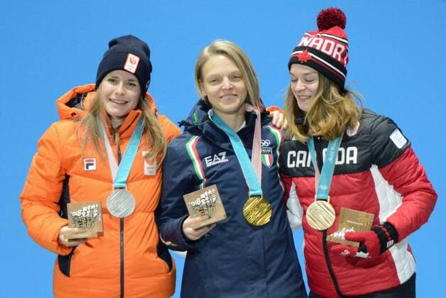 February 14, 2018 - Pyeongchang, South Korea - YARA VAN KERKHOF of the Netherlands (left) ,ARIANNA FONTANA of Italy (center) and KIM BOUTIN of Canada with their medals for the Ladies Short Track 500m skating event in the PyeongChang Olympic Games Olympische Spiele Olympia OS PyeongChang 18: Short Track Speed skating Eisschnelllauf Women - ZUMAl132 20180214_zap_l132_031 Copyright: xChristopherxLevyx