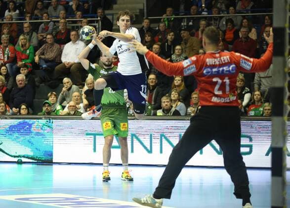 14 02 xcsx 2018 handball EHF Cup SC Magdeburg Bjerringbro Silkeborg of emspor v l Sebastian Skubbe Bjerringbro Silkeborg throw against Dario Quenstedt SC Magdeburg Magdeburg