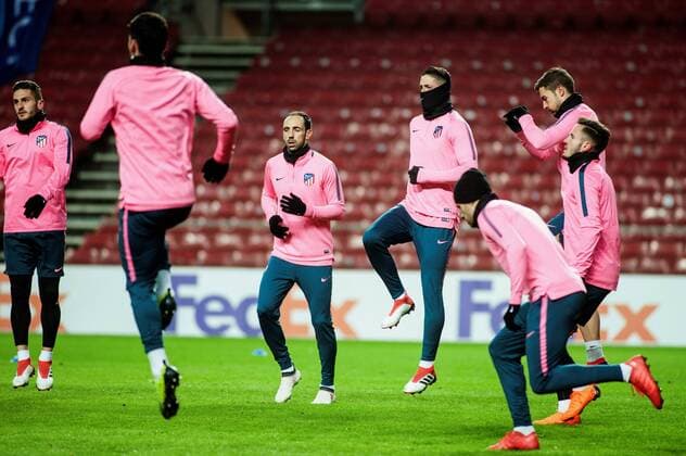 Bilder des Tages - Sport (L-R) Atletico Madrid s players Koke Resurreccion, Juanfran Torres, Fernando Torres, Gabi Fernandez, and Saul Niguez attend a training session of the team at Parken Stadium in Copenhagen, Denmark, 14 February 2018. Atletico Madrid will face FC Copenhagen in the UEFA Europa League round of 32, first leg soccer match on 15 February 2018. Atletico Madrid training session !ACHTUNG: NUR REDAKTIONELLE NUTZUNG!  Copyright: xRicardoxRamirezx GRAF1571 20180214-636542348882840401