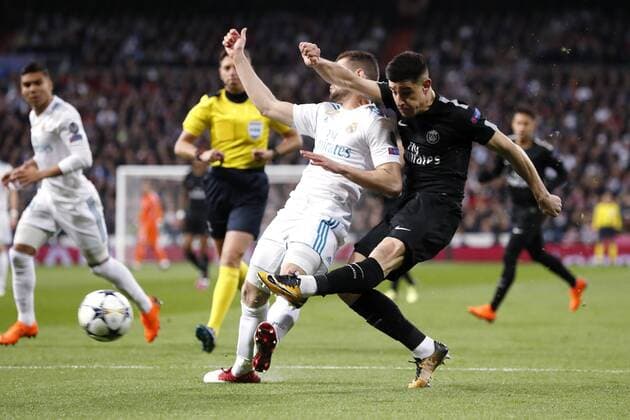 (l-r) Nacho of Real Madrid, Yuri Berchiche of Paris Saint-Germain during the UEFA Champions League round of 16 match between Real Madrid and Paris Saint-Germain at the Santiago Bernabeu stadium on February 14, 2018 in Madrid, Spain UEFA Champions League 2017 2018 xVIxVIxImagesx xMauricexvanxSteenxIVx 10066021