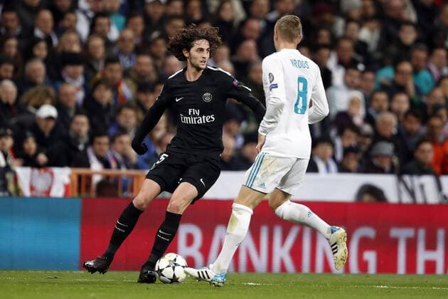 (l-r) Adrien Rabiot of Paris Saint-Germain, Toni Kroos of Real Madrid during the UEFA Champions League round of 16 match between Real Madrid and Paris Saint-Germain at the Santiago Bernabeu stadium on February 14, 2018 in Madrid, Spain UEFA Champions League 2017 2018 xVIxVIxImagesx xMauricexvanxSteenxIVx 10066348