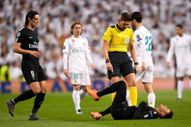 10 NEYMAR JR (psg) - 09 EDINSON CAVANI (psg) - BLESSURE FOOTBALL : Real Madrid vs Paris SG - Ligue des Champions - 14 02 2018 AnthonyBIBARD FEP Panoramic 