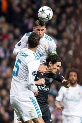 Real Madrid s Sergio Ramos (up) and Raphael Varane vies for the ball with Paris Saint Germain s Edinson Cavani during the UEFA Champions League round of 16 first leg match between Real Madrid and Paris Saint Germain at the Santiago Bernabeu stadium in Madrid, Spain, 14 February 2018. Real Madrid vs. Paris Saint Germain !ACHTUNG: NUR REDAKTIONELLE NUTZUNG!  Copyright: xRodrigoxJimenezx MAD029 20180214-636542438771292706