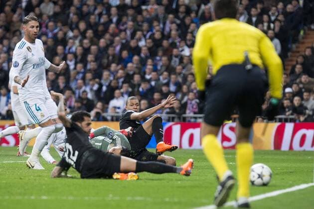 Real Madrid Sergio Ramos and Keylor Navas and PSG Kylian Mbappe and Dani Alves during Eight Finals Champions League match between Real Madrid and PSG at Santiago Bernabeu Stadium in Madrid , Spain. February 14, 2018.  (20180214053)