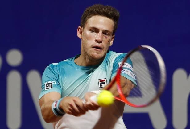 Argentinian tennis player Diego Schwartzman returns the ball to Brazilian Tomas Bellucci during a game of Argentina Tennis Open s round of 16 in Buenos Aires, Argentina, 14 February 2018. Argentina Tennis Open !ACHTUNG: NUR REDAKTIONELLE NUTZUNG!  Copyright: xDavidxFernandezx ARG003 20180215-636542533049500825
