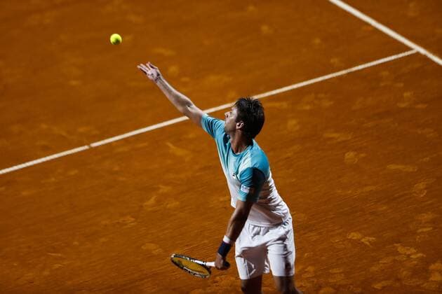 Argentinian tennis player Horacio Zeballos serves a ball against Austrian Dominic Thiem during a game of Argentina Tennis Open s round of 16 in Buenos Aires, Argentina, 14 February 2018. Argentina Tennis Open !ACHTUNG: NUR REDAKTIONELLE NUTZUNG!  Copyright: xDavidxFernandezx BAS01 20180215-636542599568639227