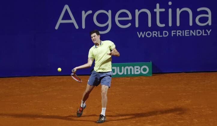 Austrian tennis player Dominic Thiem returns a ball against Argentinian Horacio Zeballos during a game of Argentina Tennis Open s round of 16 in Buenos Aires, Argentina, 14 February 2018. Argentina Tennis Open !ACHTUNG: NUR REDAKTIONELLE NUTZUNG!  Copyright: xDavidxFernandezx BAS01 20180215-636542600327116089