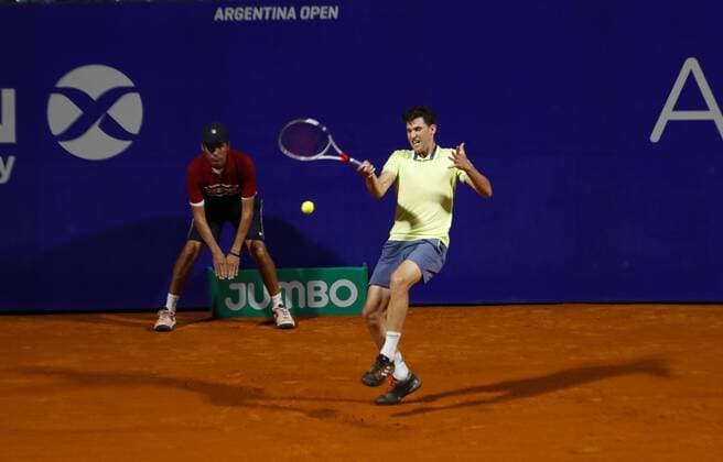 Austrian tennis player Dominic Thiem returns a ball against Argentinian Horacio Zeballos during a game of Argentina Tennis Open s round of 16 in Buenos Aires, Argentina, 14 February 2018. Argentina Tennis Open !ACHTUNG: NUR REDAKTIONELLE NUTZUNG!  Copyright: xDavidxFernandezx BAS01 20180215-636542601147213346