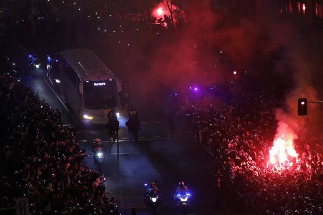 Partido de ida de octavos de la Liga de Campeones entre el Real Madrid y el PSG en el Bernabeu. En la imagen, llegada del autobus del Real Madrid. First leg of 1 8 Champions League match between Real Madrid and PSG. In this picture, Real MadridÂ s bus arrives the stadium. 