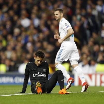 Partido de ida de octavos de la Liga de Campeones entre el Real Madrid y el PSG en el Bernabeu. En la imagen, Neymar decepcionado. First leg of 1 8 Champions League match between Real Madrid and PSG. In this picture, Neymar dejected. 