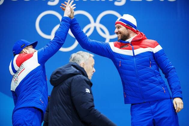 180215 A high five between Kjetil Jansrud of Norway silver and Aksel Lund Svindal of Norway gold celebrate at a Medal Ceremony for Alpine Skiing Downhill during day six of the 2018 Winter Olympics on February 15 2018 in Pyeongchang Photo Joel Marklund BILDBYRAN code JM 87625  Copyright: JOELxMARKLUND BB180215JM132