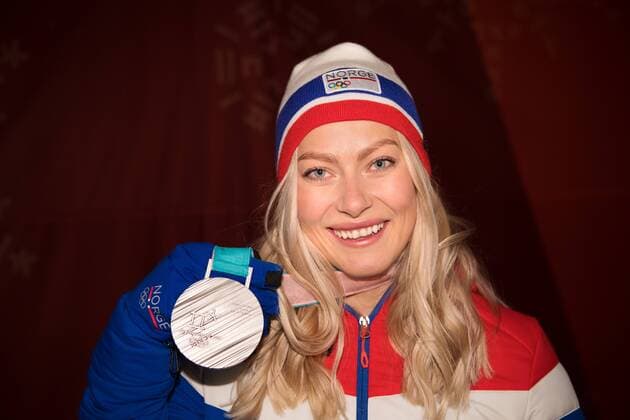 180215 Ragnhild Mowinckel of Norway poses with her silver medal after a Medal Ceremony for Women s Alpine Skiing Giant Slalom during day six of the 2018 Winter Olympics on February 15 2018 in Pyeongchang Photo Joel M BILDBYR N code JM 87625  Copyright: JOELxMARKLUND BB180215JM143