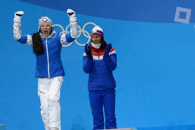 PyeongChang 2018, Langlauf, 10km Freistil der Damen, Siegerehrung February 15, 2018 - Pyeongchang, South Korea - KRISTA PARMAKOSKI of Finland celebrates receiving the bronze medal for the Ladies 10km Free cross-country event In the PyeongChang Olympic Games Olympische Spiele Olympia OS PyeongChang 18: Cross Country Skiing Women zFinland - ZUMAl132 20180215_zap_l132_004 Copyright: xChristopherxLevyx