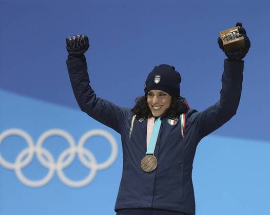 (180215) -- PYEONGCHANG, Feb. 15, 2018 -- Third-placed Federica Brignone from Italy pose for photos during medal ceremony of women s giant slalom of alpine skiing at Pyeongchang 2018 Winter Olympic Games Olympische Spiele Olympia OS at Medal Plaza, PyeongChang, South Korea, Feb. 15, 2018. ) (SP)OLY-SOUTH KOREA-PYEONGCHANG-ALPINE SKIING-WOMEN S GIANT SLALOM-MEDAL CEREMONY WuxZhuang 