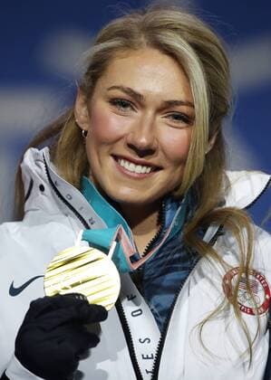 PyeongChang 2018, Ski Alpin, Riesenslalom der Damen, Siegerehrung OLYMPICS - 2018 Winter Olympics PYEONGCHANG,SOUTH KOREA,15.FEB.18 - OLYMPICS, ALPINE SKIING - Olympic Winter games Winterspiele Spiele Summer games PyeongChang 2018, medal plaza, slalom, ladies, award ceremony. Image shows Mikaela Shiffrin (USA). Keywords: medal. GEPAxpictures xAndreasxPranter