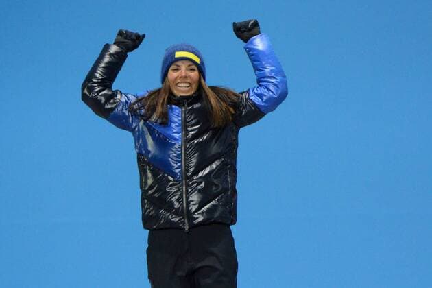 PyeongChang 2018, Langlauf, 10km Freistil der Damen, Siegerehrung February 15, 2018 - Pyeongchang, South Korea - CHARLOTTE KALLA of Sweden celebrates receiving the silver medal for the Ladies 10km Free cross-country event In the PyeongChang Olympic Games Olympische Spiele Olympia OS PyeongChang 18: Cross Country Skiing Women zSweden - ZUMAl132 20180215_zap_l132_020 Copyright: xChristopherxLevyx