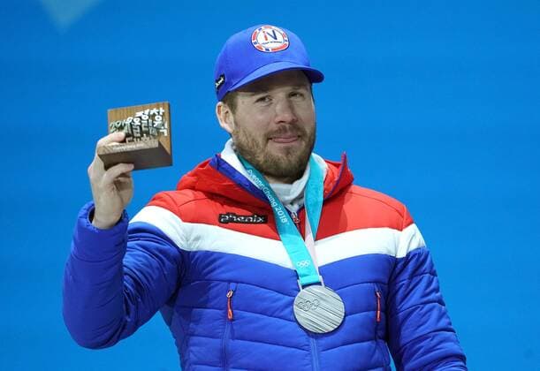 PyeongChang 2018, Ski Alpin, Abfahrt der Herren, Siegerehrung Silver medalist Norway s Kjetil Jansrud celebrates during the Men s Alpine Downhill Medal Ceremony during the Pyeongchang 2018 Winter Olympics in Pyeongchang, South Korea, on February 15, 2018.  OLY20180215362 KEVINxDIETSCH