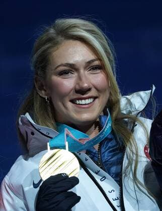 PyeongChang 2018, Ski Alpin, Riesenslalom der Damen, Siegerehrung Gold medalist American Mikaela Shiffrin celebrates during the medal ceremony for the Ladies Giant Slalom during the Pyeongchang 2018 Winter Olympics in Pyeongchang, South Korea, on February 15, 2018.  OLY20180215347 KEVINxDIETSCH