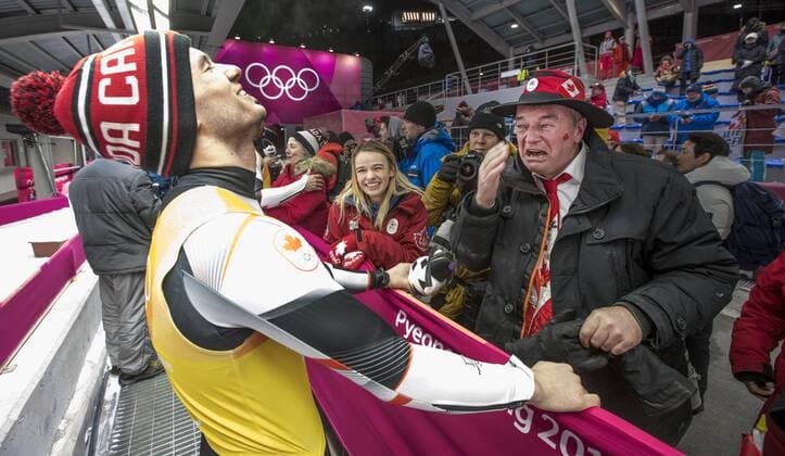 Olympia-Bilder des Tages - SPORT February 15, 2018 - Pyeongchang, South Korea - TEARS OF JOYÃ¢â‚¬ JUSTIN SNITH and loved ones react to the teams SILVER MEDAL time after the action during the Luge Team Relay at the Olympic Sliding Center during the 2018 Pyeongchang Winter Olympic Games Olympische Spiele Olympia OS PyeongChang 18: Luge Men - ZUMAa35_ 20180215_zaf_a35_027 Copyright: xDanielxA.xAndersonx