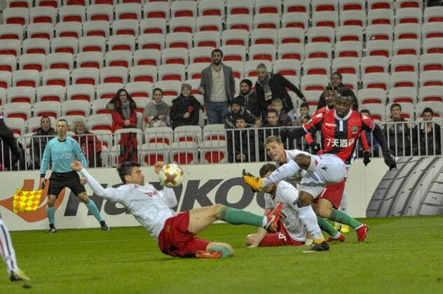 Jean Michael Seri (OGC Nice) - Nemanja Pejcinovic (Lokomotiv Moscou) FOOTBALL : OGC Nice vs Lokomotiv Moscou - Ligue Europa - 15 02 2018 NorbertScanella Panoramic 