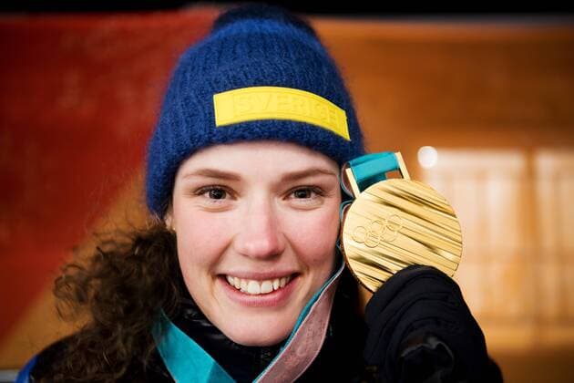 180216 Hanna Oberg of Sweden gold celebrate at a Medal Ceremony for women s 15 km biathlon during day seven of the 2018 Winter Olympics on February 16 2018 in Pyeongchang Photo Jon Olav Nesvold BILDBYRAN code JE 160172  Copyright: JONxOLAVxNESVOLD BB180216JE069