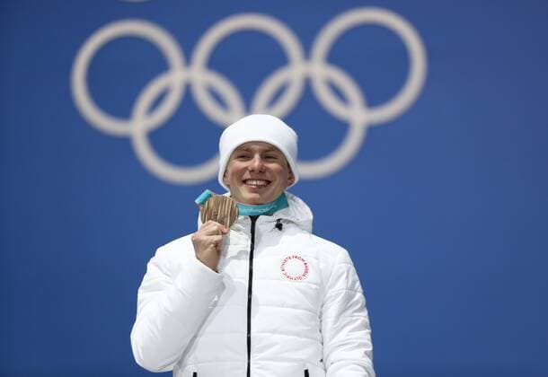 PYEONGCHANG, SOUTH KOREA â€“ FEBRUARY 16, 2018: Skier Denis Spitsov, Olympic Athlete from Russia, poses with his bronze medal at a victory ceremony for the men s 15km freestyle cross-country skiing race at the 2018 Winter Olympic Games Olympische Spiele Olympia OS Valery Sharifulin TASS  TS074305