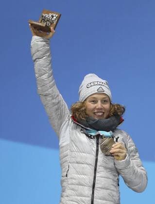 (180216) -- PYEONGCHANG, Feb. 16, 2018 -- Bronze medalist Laura Dahlmeier from Germany poses for photos during medal ceremony of the women s 15km individual of biathlon at the 2018 PyeongChang Winter Olympic Games Olympische Spiele Olympia OS at Medal Plaza, PyeongChang, South Korea, Feb. 16. 2018. ) (SP)OLY-SOUTH KOREA-PYEONGCHANG-BIATHLON-WOMEN S 15KM INDIVIDUAL-MEDAL CEREMONY BaixXuefei 