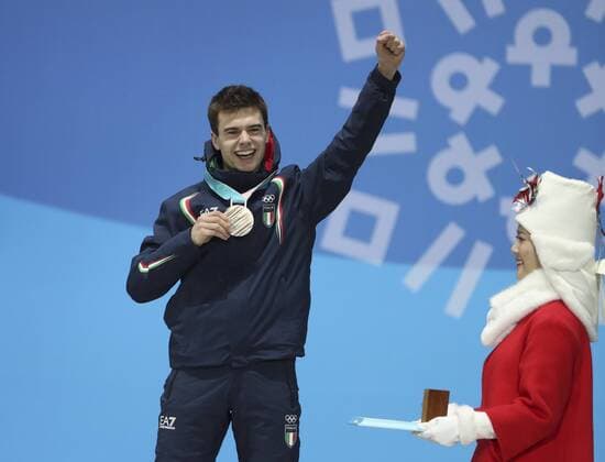 (180216) -- PYEONGCHANG, Feb. 16, 2018 -- Third-placed Nicola Tumolero of Italy celebrates during medal ceremony of men s 10000m event of Speed skating Eisschnelllauf at 2018 PyeongChang Winter Olympic Games Olympische Spiele Olympia OS at Medal Plaza, PyeongChang, South Korea, Feb. 16, 2018. ) (SP)OLY-SOUTH KOREA-PYEONGCHANG-SPEED SKATING-MEN S 10000M-MEDAL CEREMONY BaixXuefei 
