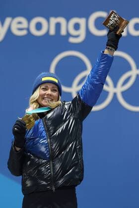 OLYMPICS - 2018 Winter Olympics PYEONGCHANG,SOUTH KOREA,16.FEB.18 - OLYMPICS, ALPINE SKIING - Olympic Winter games Winterspiele Spiele Summer games PyeongChang 2018, Medals Plaza, slalom, ladies, award ceremony. Image shows Frida Hansdotter (SWE). GEPAxpictures xMathiasxMandl