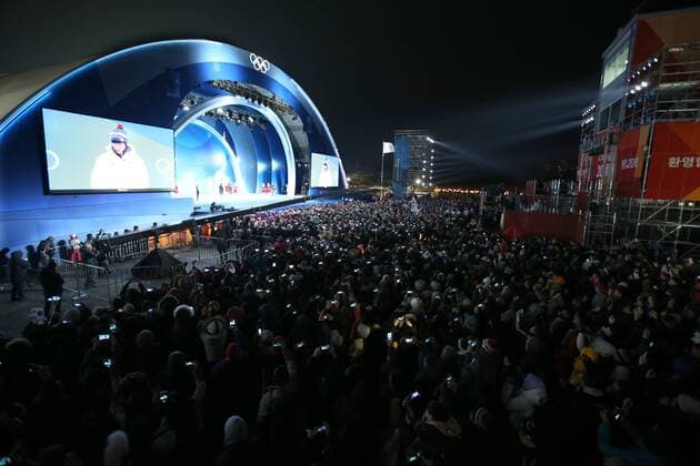 OLYMPICS - 2018 Winter Olympics PYEONGCHANG,SOUTH KOREA,16.FEB.18 - OLYMPICS, SNOWBOARDING - Olympic Winter games Winterspiele Spiele Summer games PyeongChang 2018, Medals Plaza, snowboard cross, women, award ceremony. Image shows an overview. GEPAxpictures xMathiasxMandl