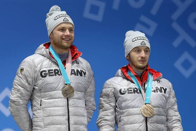 OLYMPICS - 2018 Winter Olympics PYEONGCHANG,SOUTH KOREA,16.FEB.18 - OLYMPICS,LUGE - Olympic Winter games Winterspiele Spiele Summer games PyeongChang 2018, Medals Plaza, Doubles, award ceremony. Image shows Toni Eggert, Sascha Benecken (GER). GEPAxpictures xMathiasxMandl