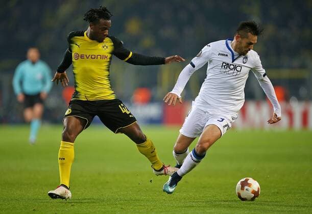 15 02 2018 football UEFA Cup 2017 2018 second round Borussia Dortmund Atalanta Bergamo in the Signal Iduna Park Dortmund v l Michy Batshuayi Dortmund against Rafael Toloi Atalanta Bergamo