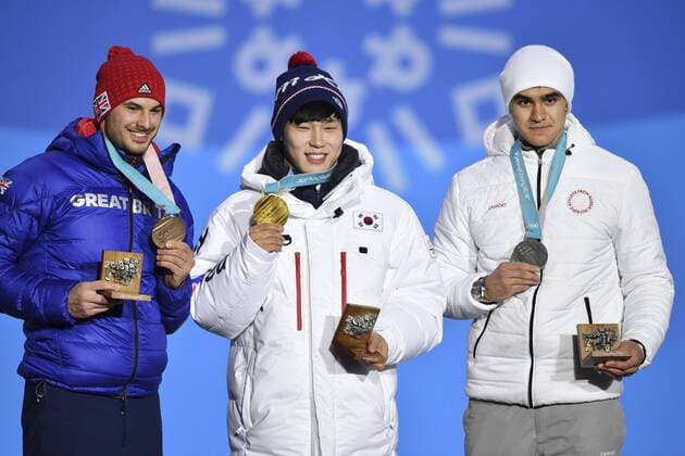 left DOM PARSONS GBR 3 square bronze bronze medal bronze medalist YUN SUNGBIN KOR 1 square gold medalist gold gold medal Olympic champion Nikita TREGUBOV OAR RUS 2 square silver silver medal silver medal winner cheers cheers joy passion Emotion cheer cheers skeleton men men victory ceremony PyeongChang Olympic medals Plaza ceremony on 16 02 2018 Winter Olympics 2018 from 09 02 25 02 2018 in PyeongChang Korea Â