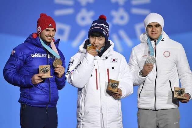 left DOM PARSONS GBR 3 square bronze bronze medal bronze medalist YUN SUNGBIN KOR 1 square gold medalist gold gold medal Olympic champion Nikita TREGUBOV OAR RUS 2 square silver silver medal silver medal winner cheers cheers joy passion Emotion cheer cheers skeleton men men victory ceremony PyeongChang Olympic medals Plaza ceremony on 16 02 2018 Winter Olympics 2018 from 09 02 25 02 2018 in PyeongChang Korea Â