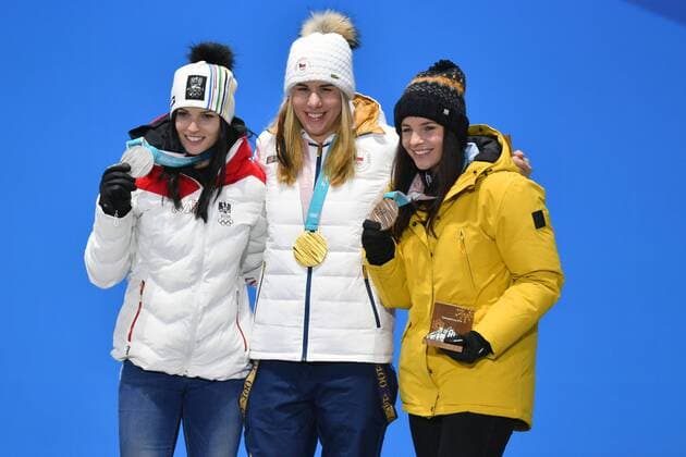from left Anna FEITH AUT 2 square silver silver medal silver medal winner ester LEDECKA CZE 1 square gold medallist gold gold medal Olympic gold medallist Tina WEIRATHER LIE 3 square bronze bronze medal bronze medallist cheers cheers joy Passion emotion cheer cheers ski alpine Alpine skiing Ladies Super G victory ceremony PyeongChang Olympic medals Plaza ceremony on 17 02 2018 Winter Olympics 2018 from 09 02 25 02 2018 in PyeongChang of South Korea
