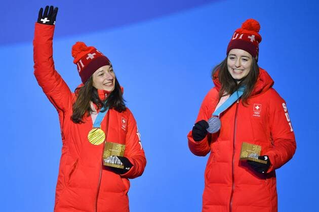 from left Sarah HOEFFLIN SUI 1 square gold medallist gold gold medal Olympic champion Mathilde GREMAUD SUI 2 square silver silver medal silver medal winner cheers cheers joy enthusiasm emotion cheer cheers freestyle skiing ladies Slopestyle Victory ceremony PyeongChang Olympic medals Plaza ceremony on 16 02 2018 Winter Olympics 2018 from 09 02 25 02 2018 in PyeongChang of South Korea