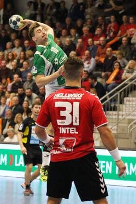 Lukas Boehm DJK Rimpar wolves 10 rises to v l Bjoern Zintel ASV Hamm Westphalia 31 Jan Brosch ASV Hamm Westphalia 5 and Jakob Schwabe ASV Hamm Westphalia 11 ASV Hamm Westphalia vs DJK Rimpar wolves 2 handball Bundesliga 17 02 2018 Hamm Copyright: xEIBNER JanxStrohdiekx EP_JSK
