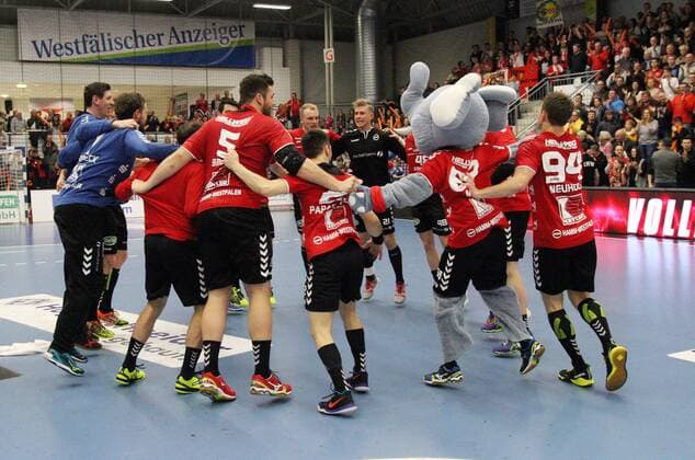 Victory cheers ASV Hamm Westphalia ASV Hamm Westphalia vs DJK Rimpar wolves 2 handball Bundesliga 17 02 2018 Hamm Copyright: xEIBNER JanxStrohdiekx EP_JSK