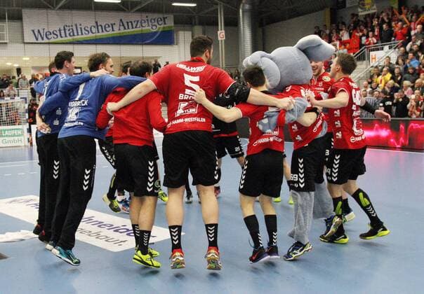 Victory cheers ASV Hamm Westphalia ASV Hamm Westphalia vs DJK Rimpar wolves 2 handball Bundesliga 17 02 2018 Hamm Copyright: xEIBNER JanxStrohdiekx EP_JSK
