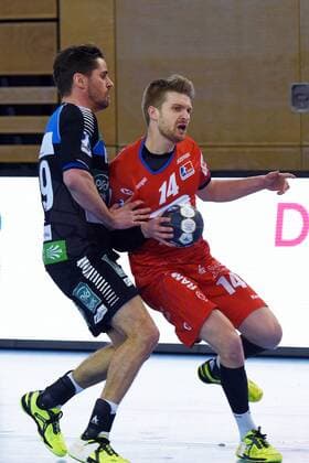 2 handball Bundesliga HC Rhine Vikings HBW Balingen Weilstetten Oddur Grétarsson HBW Balingen against Miladin Kozlina Rhine Vikings Düsseldorf Copyright: xEIBNER DietrichxJanickix EP_DJA