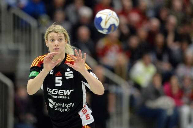 Carolin Schmele HSG Bensheim Auerbach handball 1 Bundesliga women HSG bad Wildungen vipers vs HSG Bensheim Auerbach 17 02 2018 bad Wildungen Copyright: xEIBNER RolandxSippelx EP_RSL