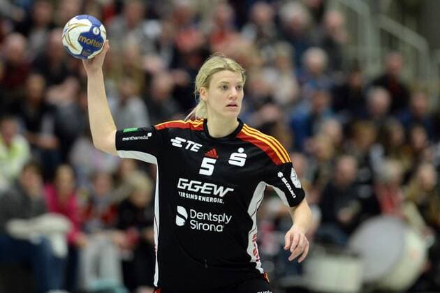 Carolin Schmele HSG Bensheim Auerbach handball 1 Bundesliga women HSG bad Wildungen vipers vs HSG Bensheim Auerbach 17 02 2018 bad Wildungen Copyright: xEIBNER RolandxSippelx EP_RSL